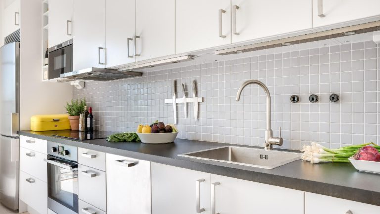 Guide pratique pour sélectionner les poignées de porte idéales pour votre cuisine