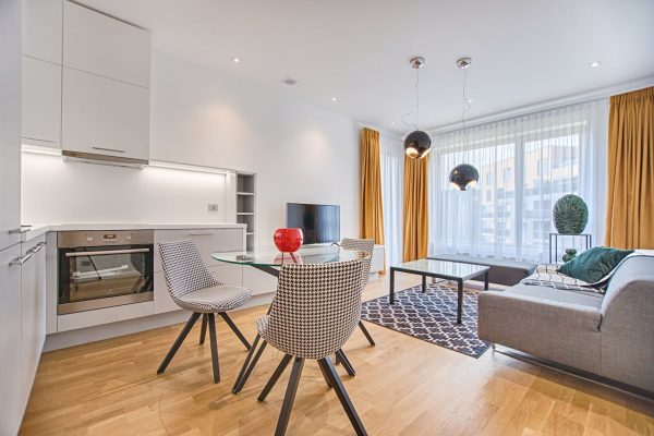 Aménager une cuisine ouverte dans un salon de 25m2 : astuces et conseils pratiques